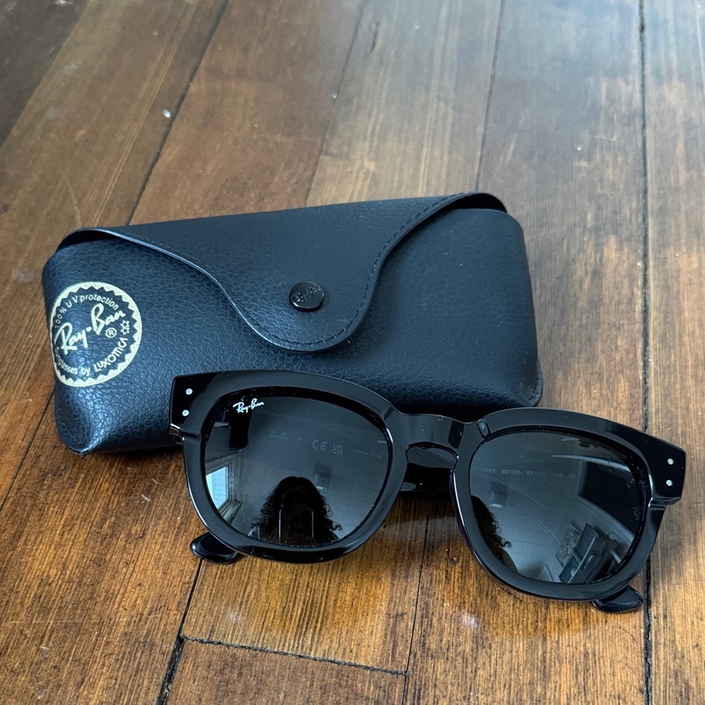 Ray-Ban Classic Black Sunglasses with Case